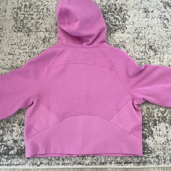 Lululemon full zip semi cropped hoodie. Size xs-sm. - Picture 8 of 9